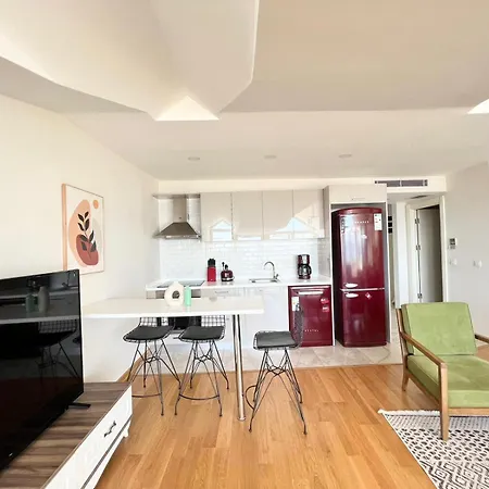 Wonder Homes- Luxury Flat With Taksim Square And Park View Apartment *